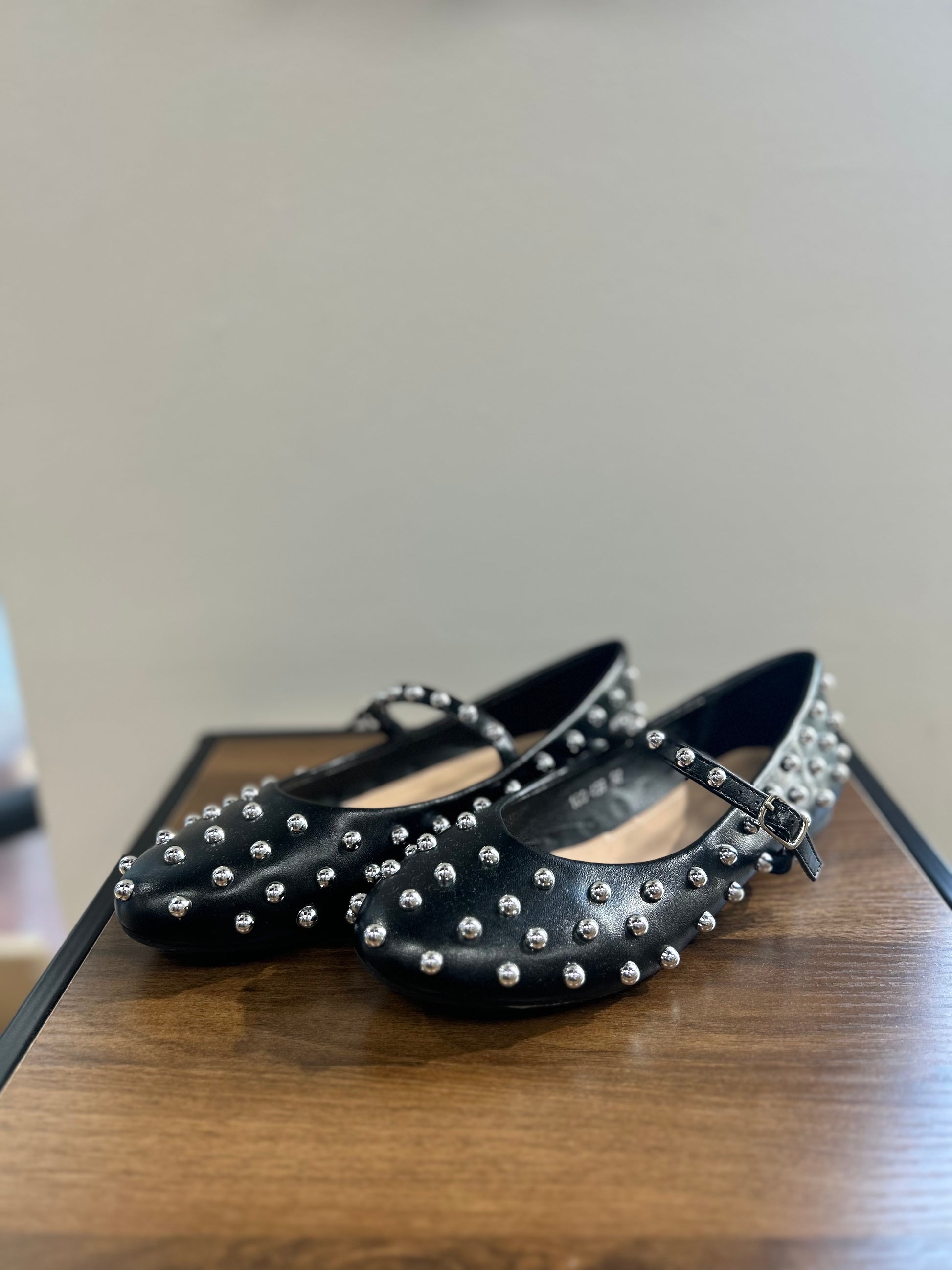 DESTOCKAGE - Ballerines à clous - Noir