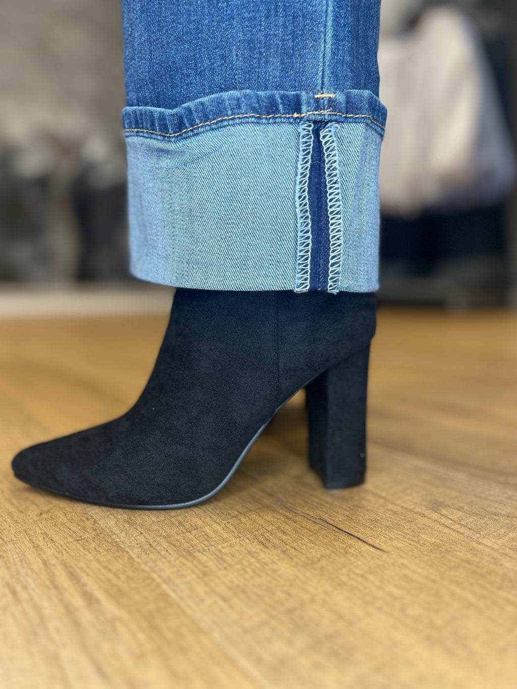 Bottines à Talon Carré – Élégance & Maintien