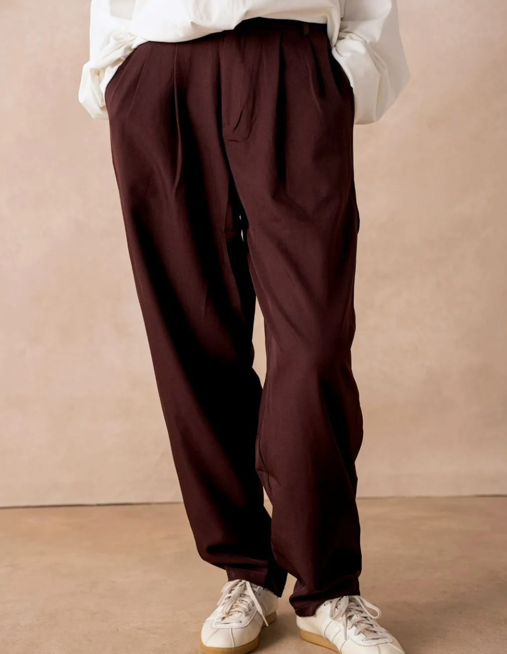 Pantalon à pinces bordeaux femme – Coupe élégante & tendance