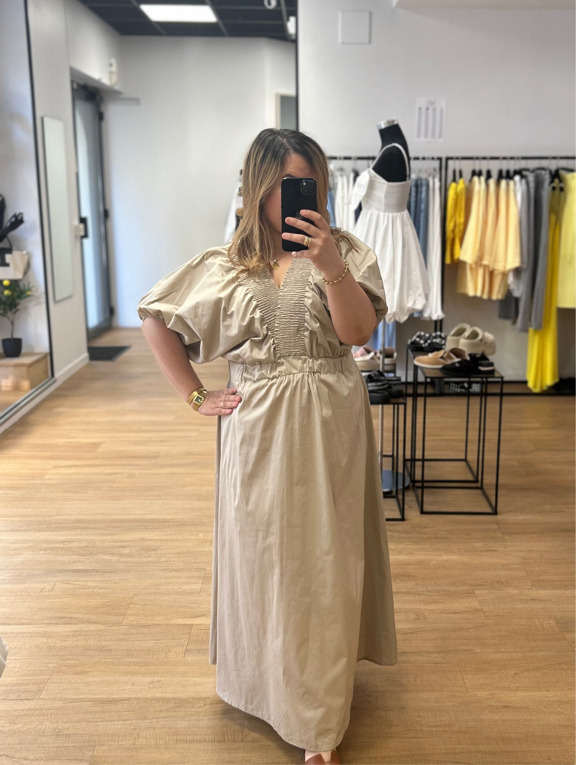 DESTOCKAGE - Robe Beige Manches Bouffantes
