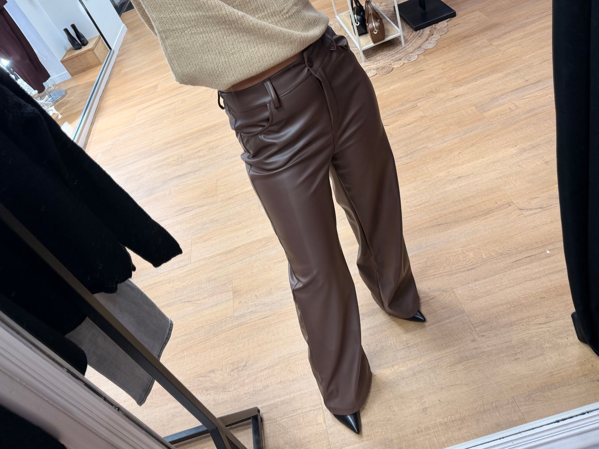 Pantalon large marron simili-cuir femme – Style moderne