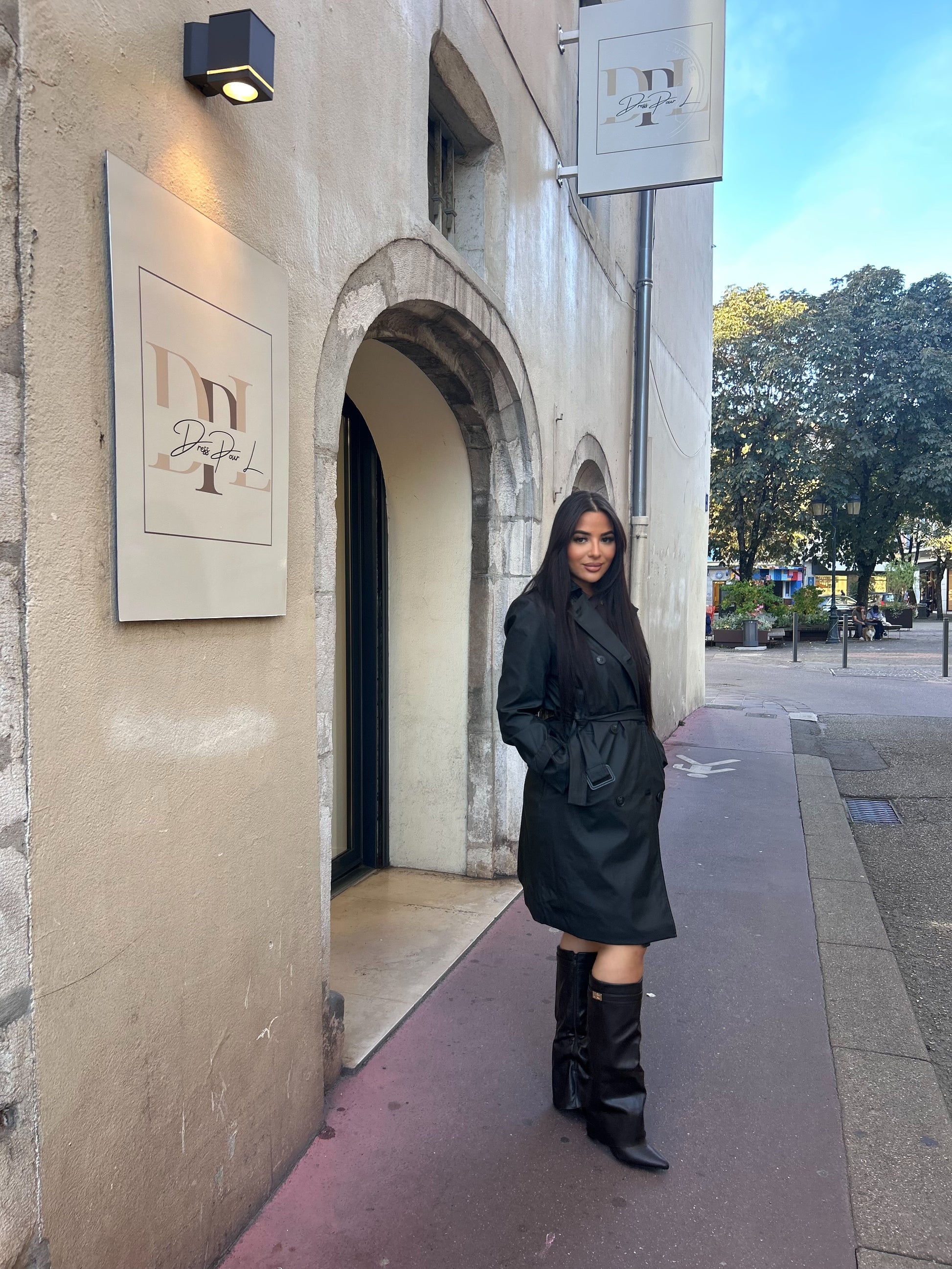 Trench Coat Imperméable Court à Poches Noir – Élégance Moderne Femme