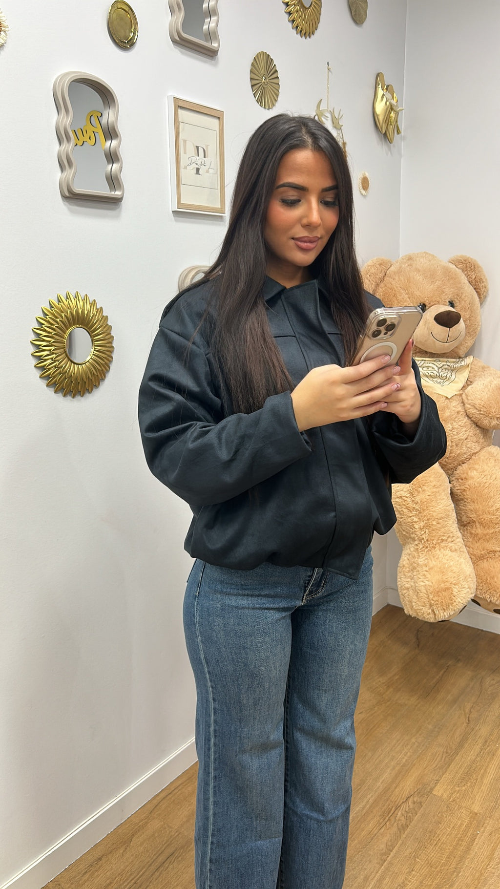 Bomber Suédine – Élégance & Texture