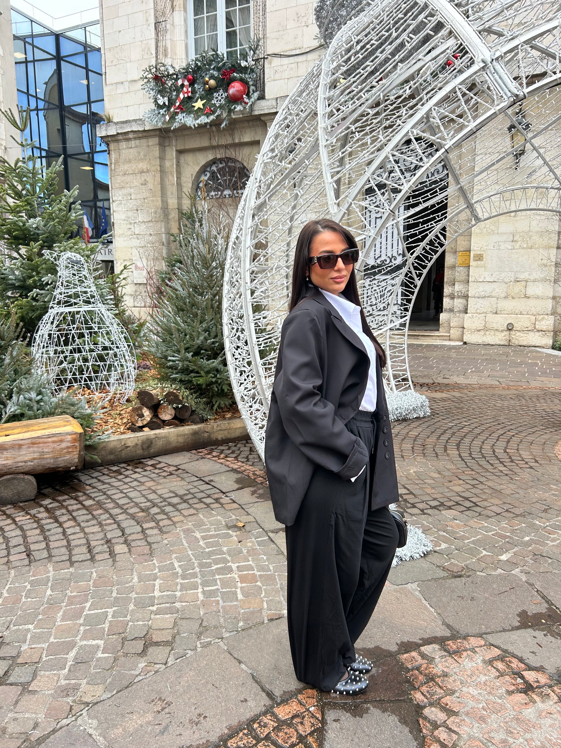 Pantalon noir large femme – Taille à ficelle ajustable