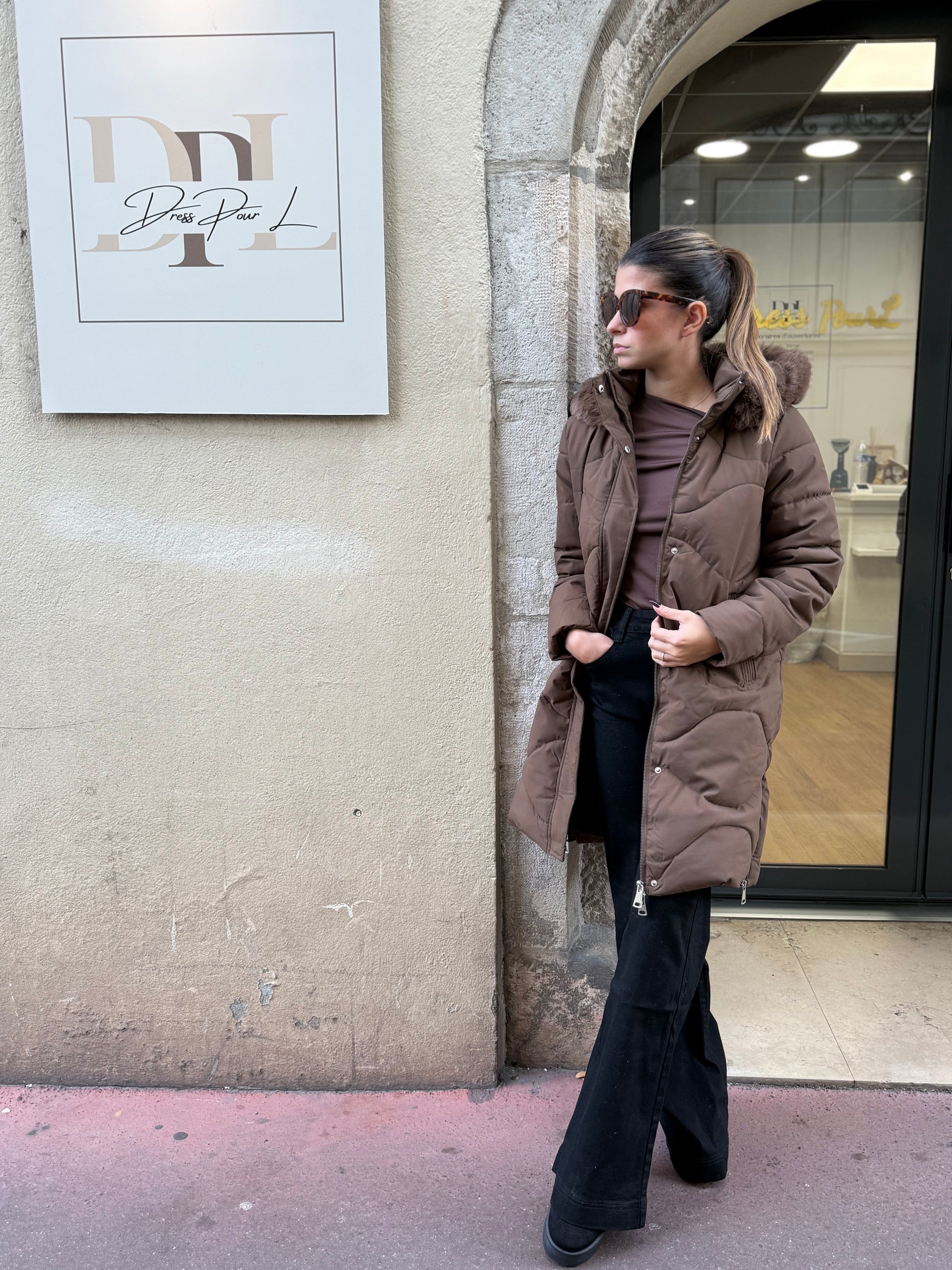 Doudoune longue femme capuche ajustable – Marron ou Noir