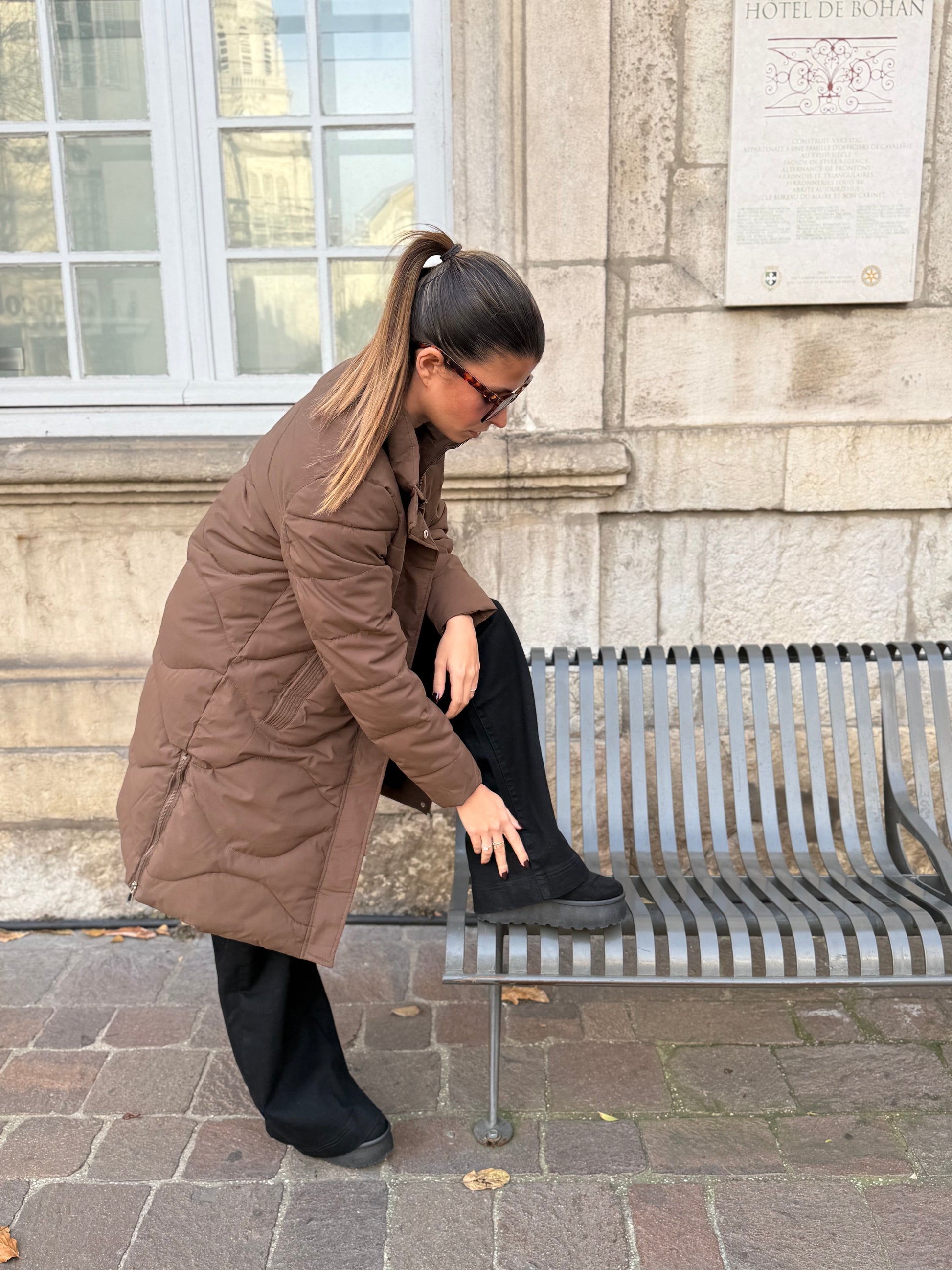 Doudoune longue femme capuche ajustable – Marron ou Noir