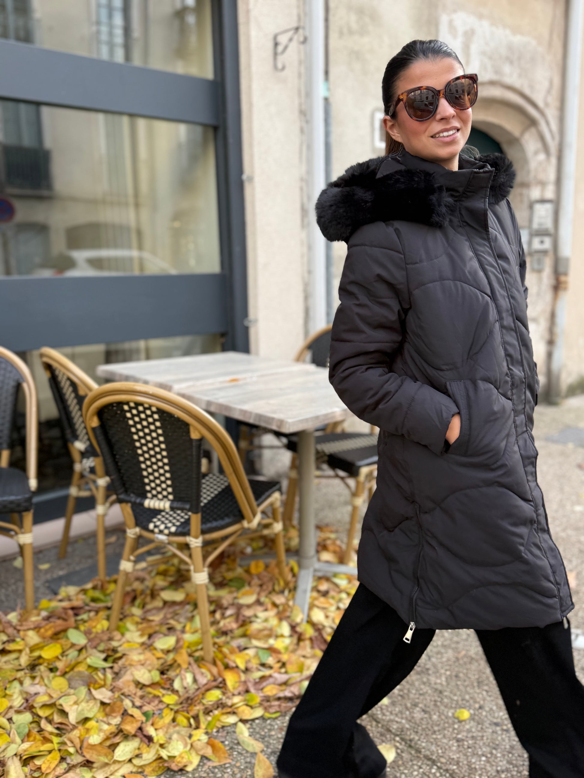 Doudoune longue femme capuche ajustable – Marron ou Noir