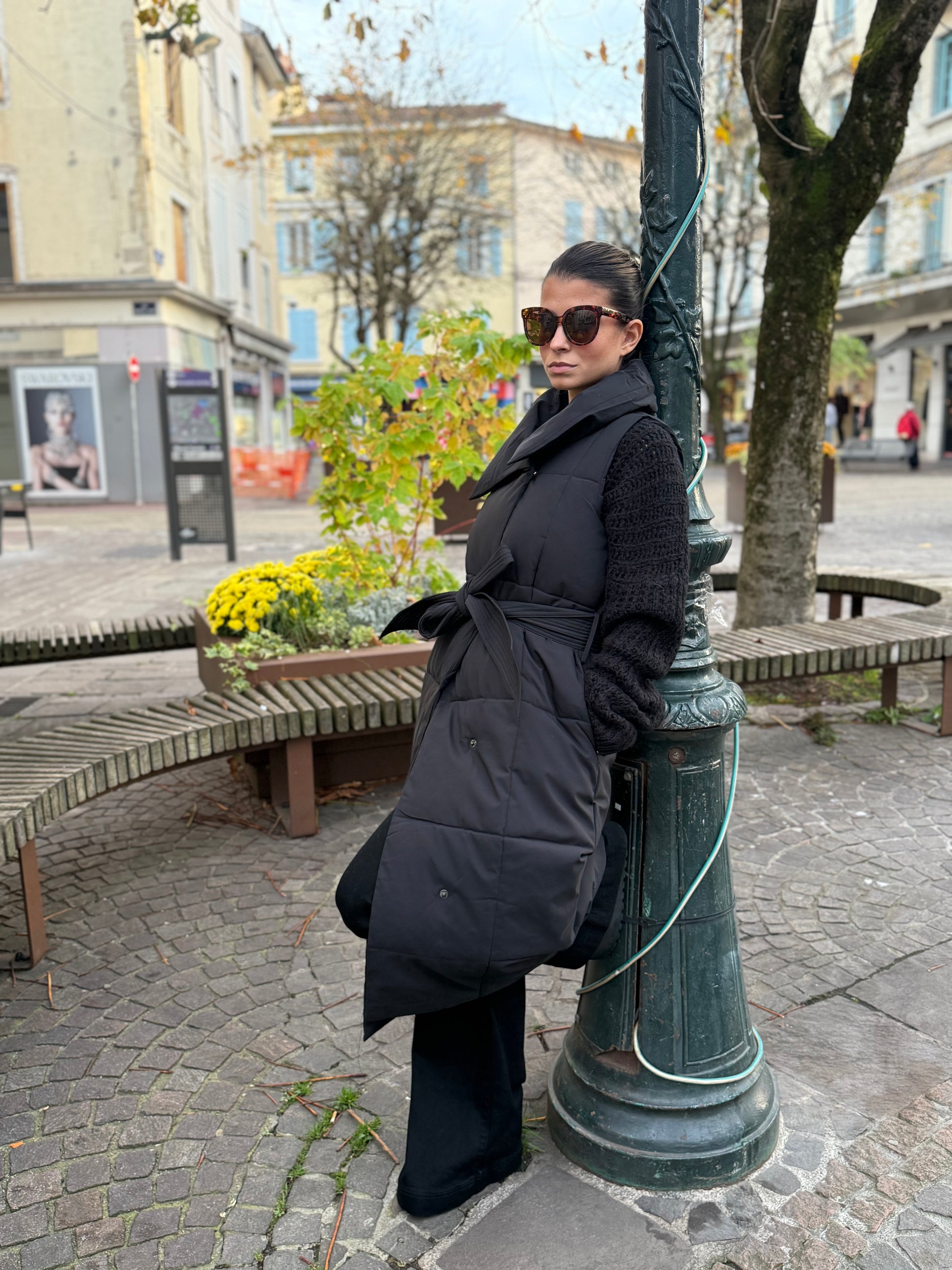 Doudoune noire cintrée femme manches coupées