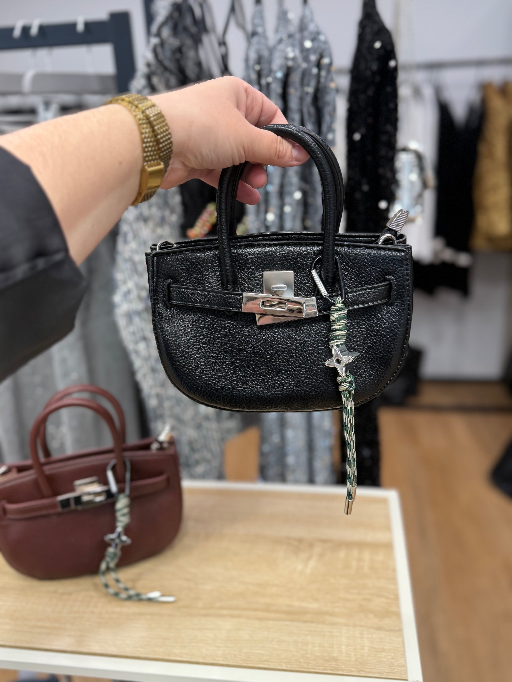 Petit sac bandoulière noir femme – Chic & pratique