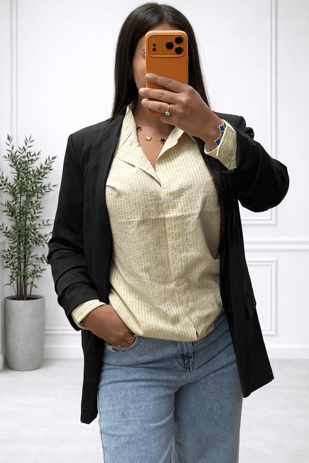 Blazer Noir – Coupe Droite Élégante