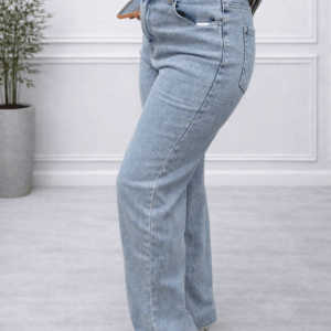 Jean Bleu Clair Coupe Droite – Intemporel & Tendance - Prêt-à-porter féminin Bourg-en-Bresse