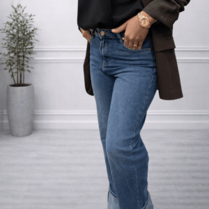 Jean Bleu Retroussé – Coupe Droite Tendance - Prêt-à-porter féminin Bourg-en-Bresse